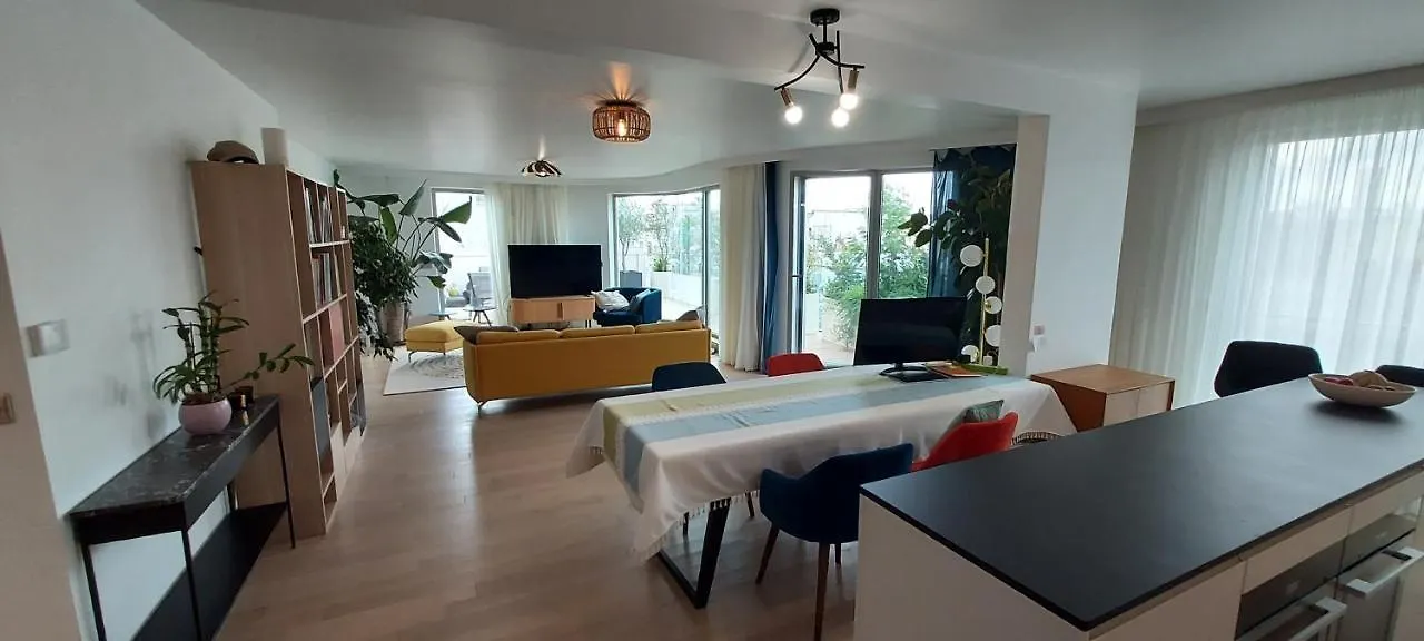 150M2 Apartment And A 45M2 Terrace At 8Th Floor With Air Conditioning Paris