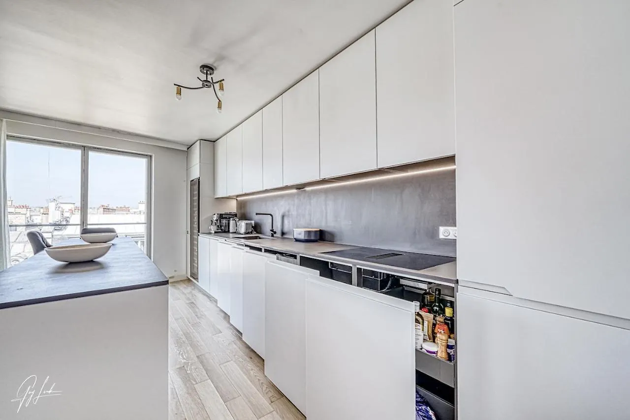 150M2 Apartment And A 45M2 Terrace At 8Th Floor With Air Conditioning Paris